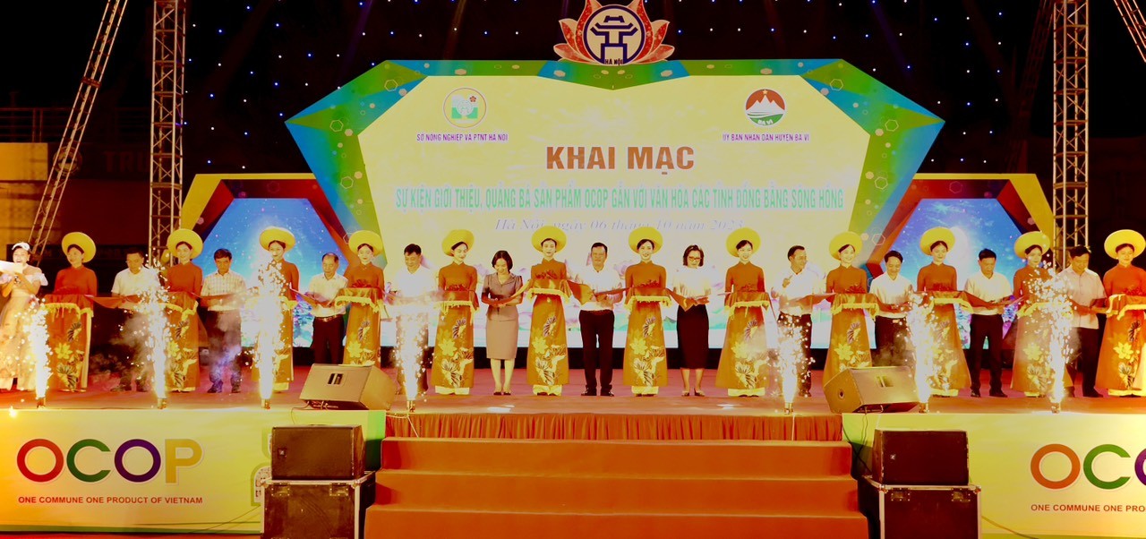 Hà Nội lần đầu tiên giới thiệu, quảng bá, kết nối sản phẩm OCOP gắn với văn hóa các tỉnh Đồng bằng sông Hồng | Xã hội | Báo ảnh Dân tộc và Miền núi Hà Nội lần đầu tiên giới thiệu, quảng bá, kết nối sản phẩm OCOP gắn với văn hóa các tỉnh Đồng bằng sông Hồng | Xã hội | Báo ảnh Dân tộc và Miền núi