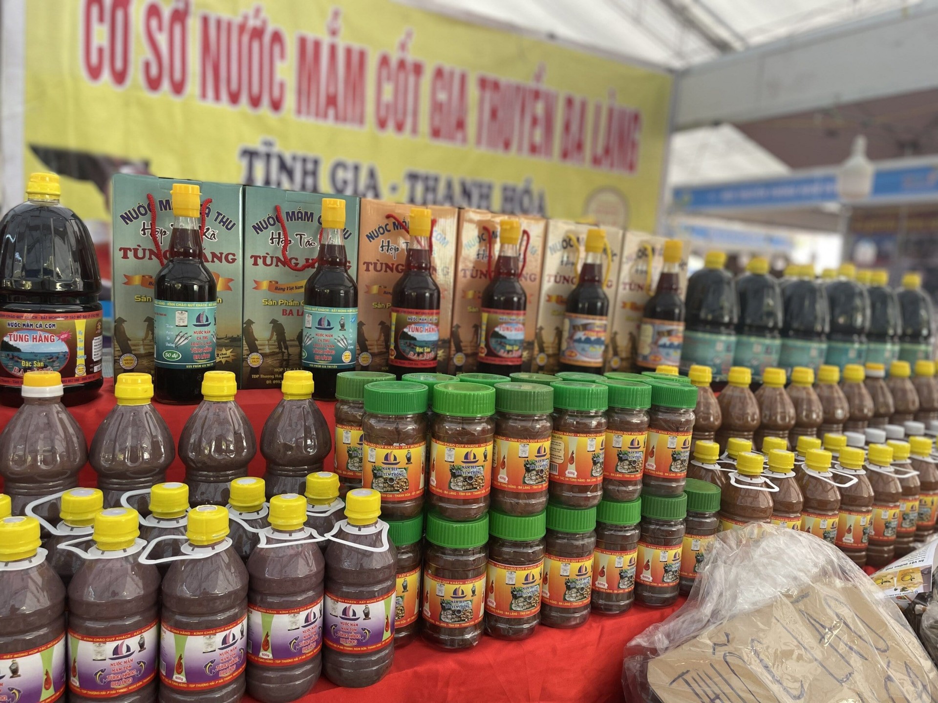 Hà Nội lần đầu tiên giới thiệu, quảng bá, kết nối sản phẩm OCOP gắn với văn hóa các tỉnh Đồng bằng sông Hồng | Xã hội | Báo ảnh Dân tộc và Miền núi Hà Nội lần đầu tiên giới thiệu, quảng bá, kết nối sản phẩm OCOP gắn với văn hóa các tỉnh Đồng bằng sông Hồng | Xã hội | Báo ảnh Dân tộc và Miền núi