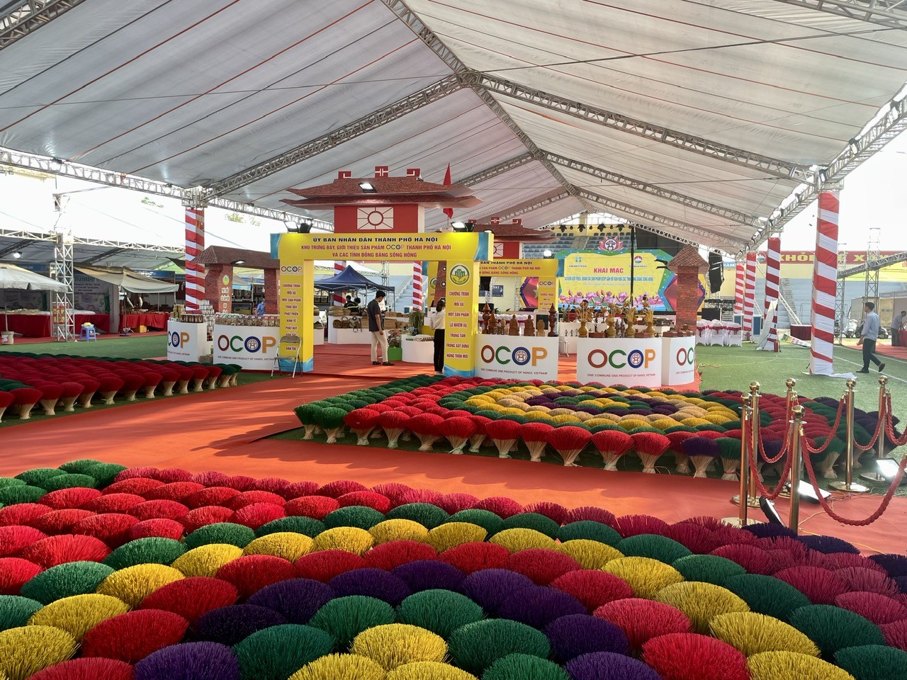 Hà Nội lần đầu tiên giới thiệu, quảng bá, kết nối sản phẩm OCOP gắn với văn hóa các tỉnh Đồng bằng sông Hồng | Xã hội | Báo ảnh Dân tộc và Miền núi Hà Nội lần đầu tiên giới thiệu, quảng bá, kết nối sản phẩm OCOP gắn với văn hóa các tỉnh Đồng bằng sông Hồng | Xã hội | Báo ảnh Dân tộc và Miền núi