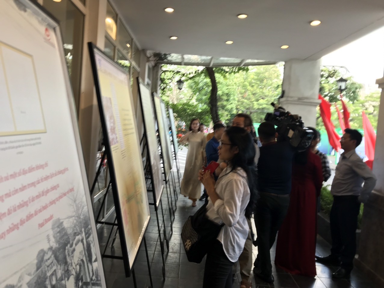 Trải nghiệm Hà Nội xưa tại triển lãm “Hồ Gươm, Giao lộ Đông-Tây” Trải nghiệm Hà Nội xưa tại triển lãm “Hồ Gươm, Giao lộ Đông-Tây”