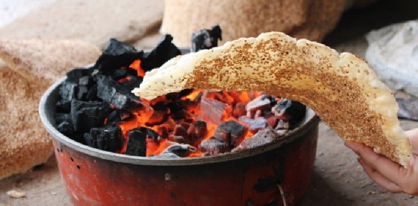 Lưu giữ nghề làm bánh đa vừng cổ truyền Lưu giữ nghề làm bánh đa vừng cổ truyền