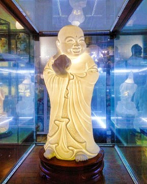 Người thổi hồn vào những tác phẩm gốm sứ nghệ thuật Người thổi hồn vào những tác phẩm gốm sứ nghệ thuật