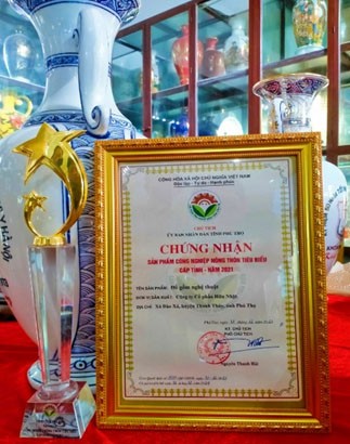 Người thổi hồn vào những tác phẩm gốm sứ nghệ thuật Người thổi hồn vào những tác phẩm gốm sứ nghệ thuật