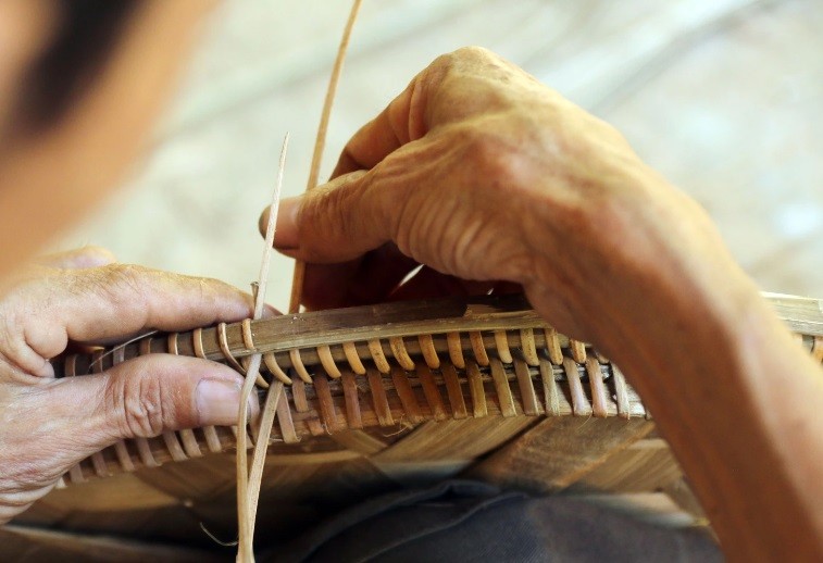 Nghề đan lát của người Khơ Mú Nghề đan lát của người Khơ Mú