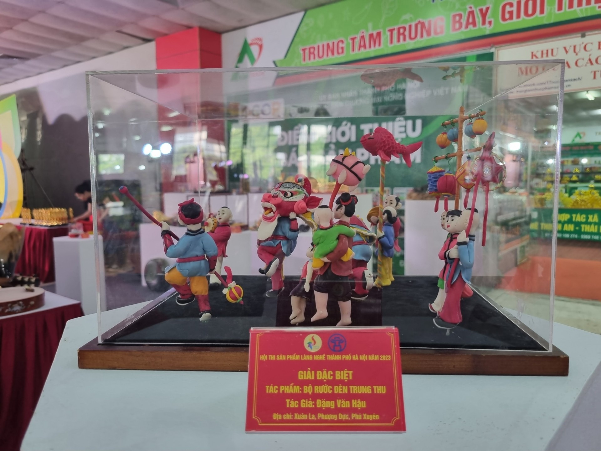 Bộ rước đèn Trung thu tác giả Đặng Văn Hậu đạt giải Đặc biệt Hội thi sản phẩm làng nghề Hà Nội