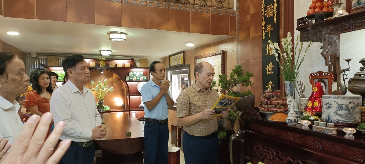 Nữ nghệ nhân tâm huyết với sản phẩm bánh cốm gia truyền gần 100 năm Nữ nghệ nhân tâm huyết với sản phẩm bánh cốm gia truyền gần 100 năm