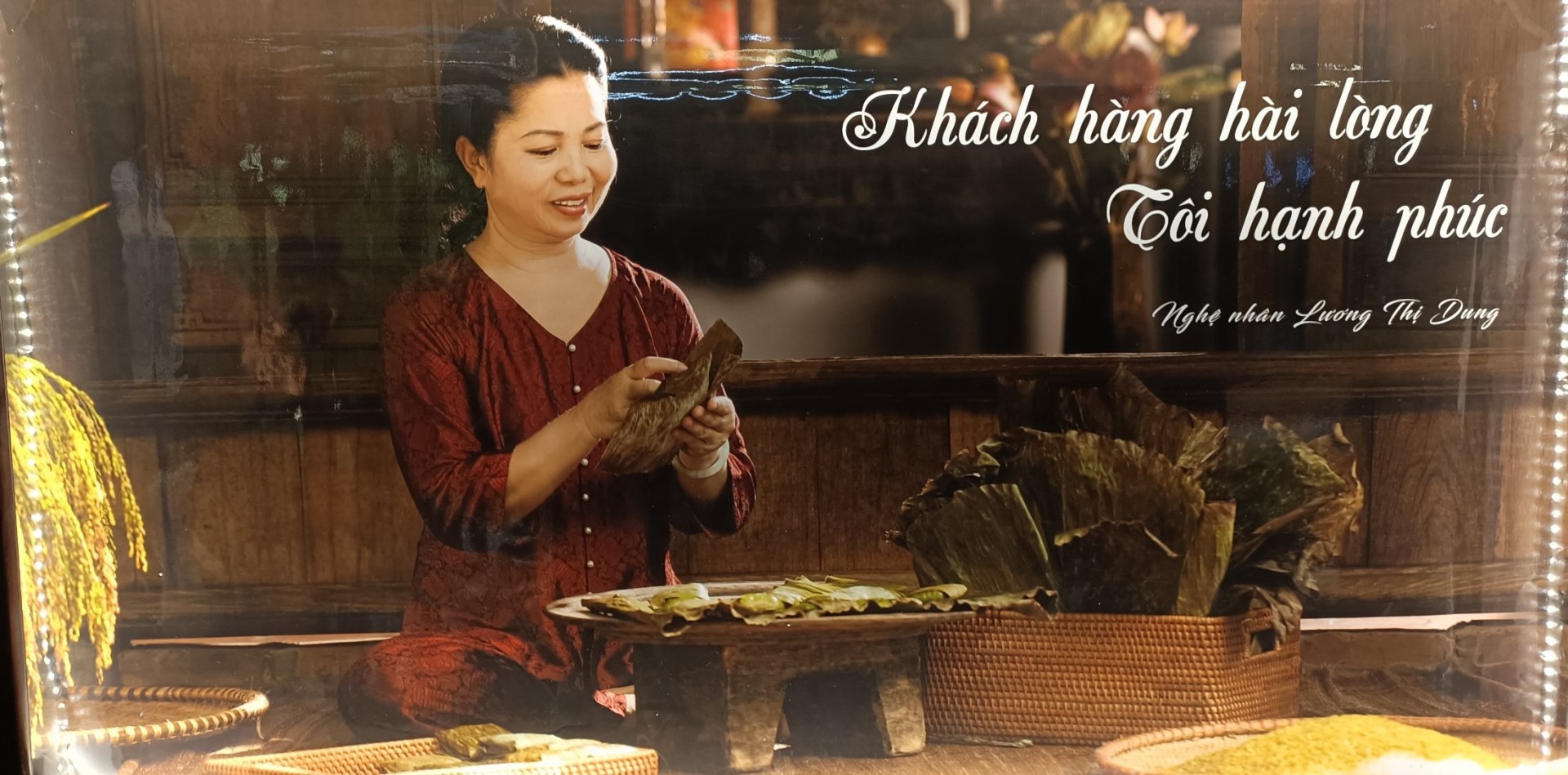 Nữ nghệ nhân tâm huyết với sản phẩm bánh cốm gia truyền gần 100 năm Nữ nghệ nhân tâm huyết với sản phẩm bánh cốm gia truyền gần 100 năm