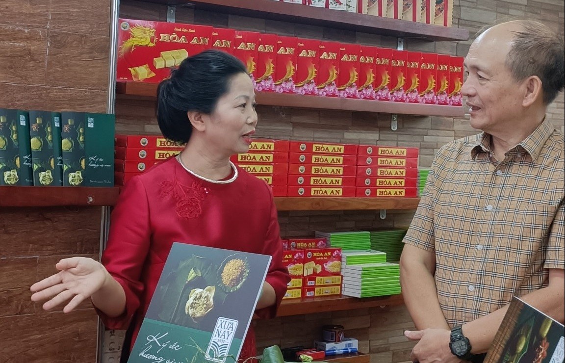Thương hiệu bánh cốm Xưa Nay ra mắt sản phẩm mới- Cốm lá Hà Thành và tri ân tổ nghề