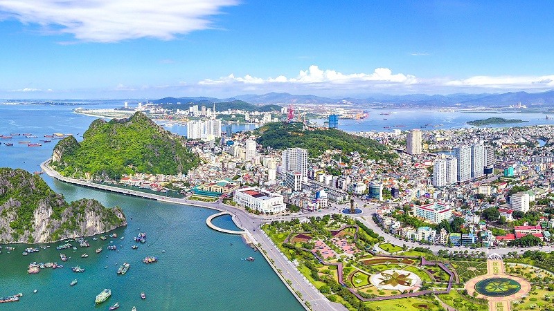 Một góc TP. Hạ Long, tỉnh Quảng Ninh Một góc TP. Hạ Long, tỉnh Quảng Ninh