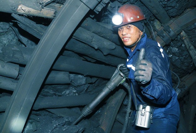 Công ty than Mạo Khê luôn đầu tư công nghệ sản xuất tiên tiến, hiện đại công nhân hầm lò an tâm sản xuất Công ty than Mạo Khê luôn đầu tư công nghệ sản xuất tiên tiến, hiện đại công nhân hầm lò an tâm sản xuất