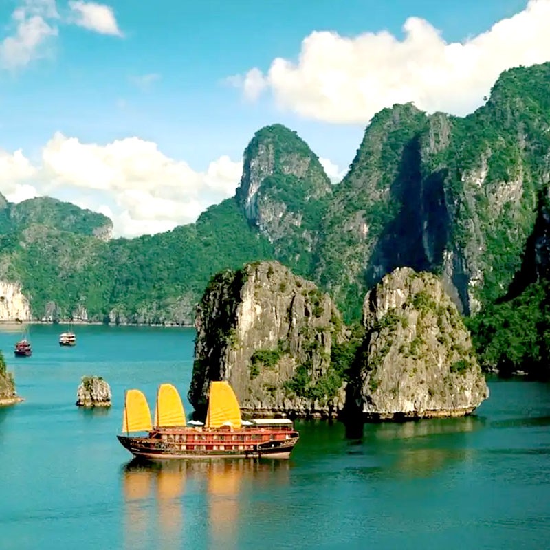 10 địa điểm du lịch nên đến tại Quảng Ninh 10 địa điểm du lịch nên đến tại Quảng Ninh