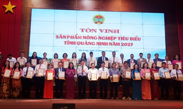 Đại diện chủ thể 35 sản phẩm nông nghiệp tiêu biểu  tỉnh Quảng Ninh năm 2023