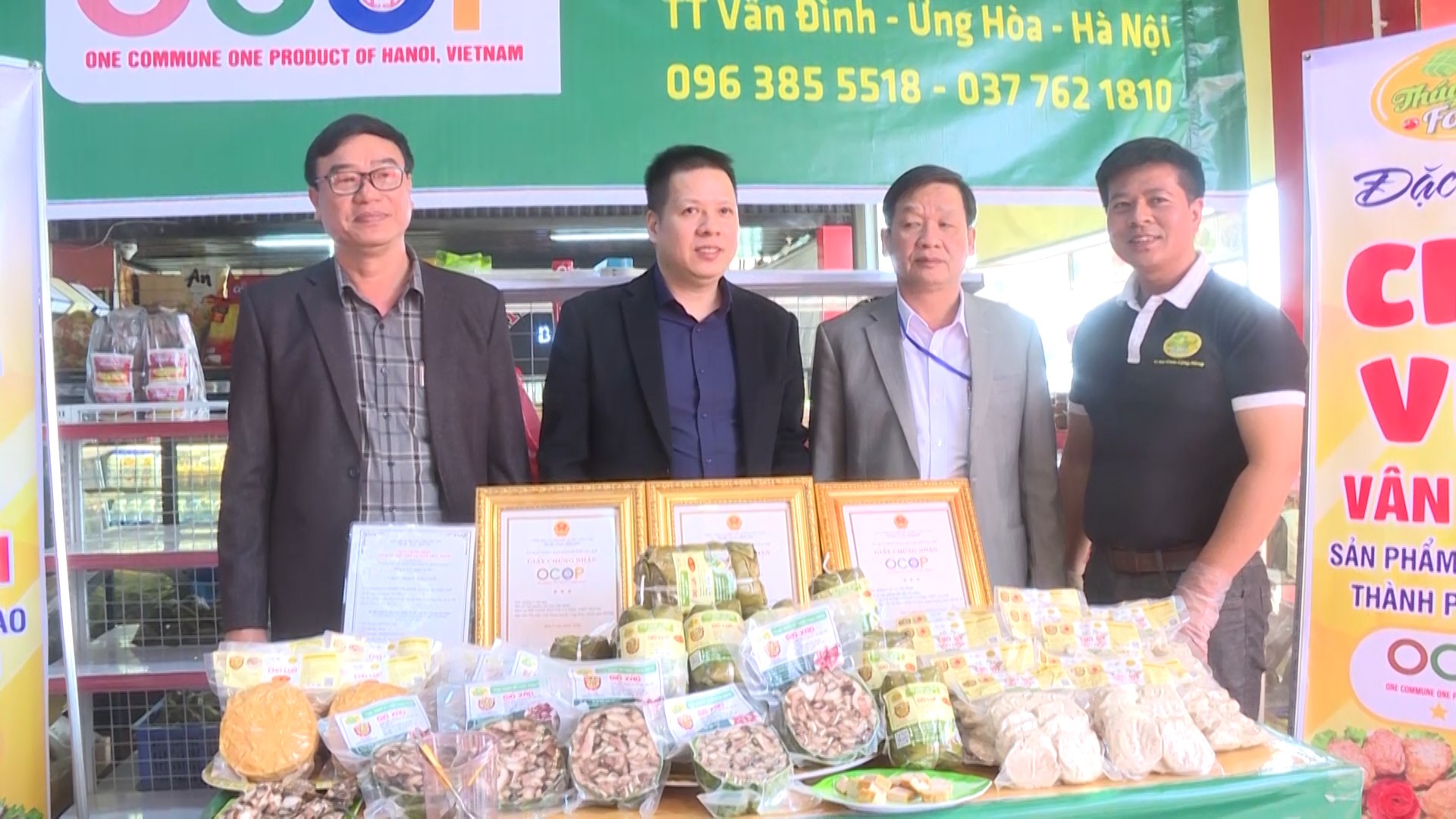 Sản phẩm được xúc tiến thông qua các kỳ hội chợ tại TP hà Nội Sản phẩm được xúc tiến thông qua các kỳ hội chợ tại TP hà Nội