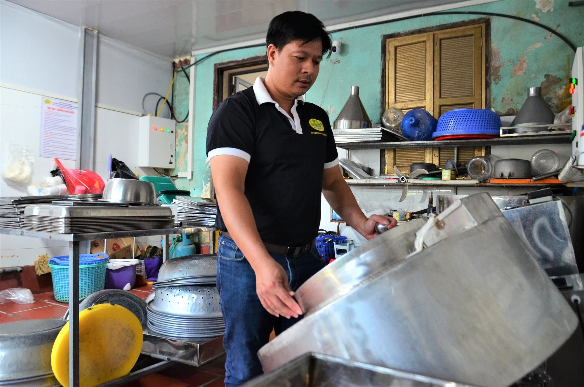 Anh Lương Tiến Mạnh luôn tâm huyết và dành tình yêu của mình vào đặc sản quê hương Anh Lương Tiến Mạnh luôn tâm huyết và dành tình yêu của mình vào đặc sản quê hương