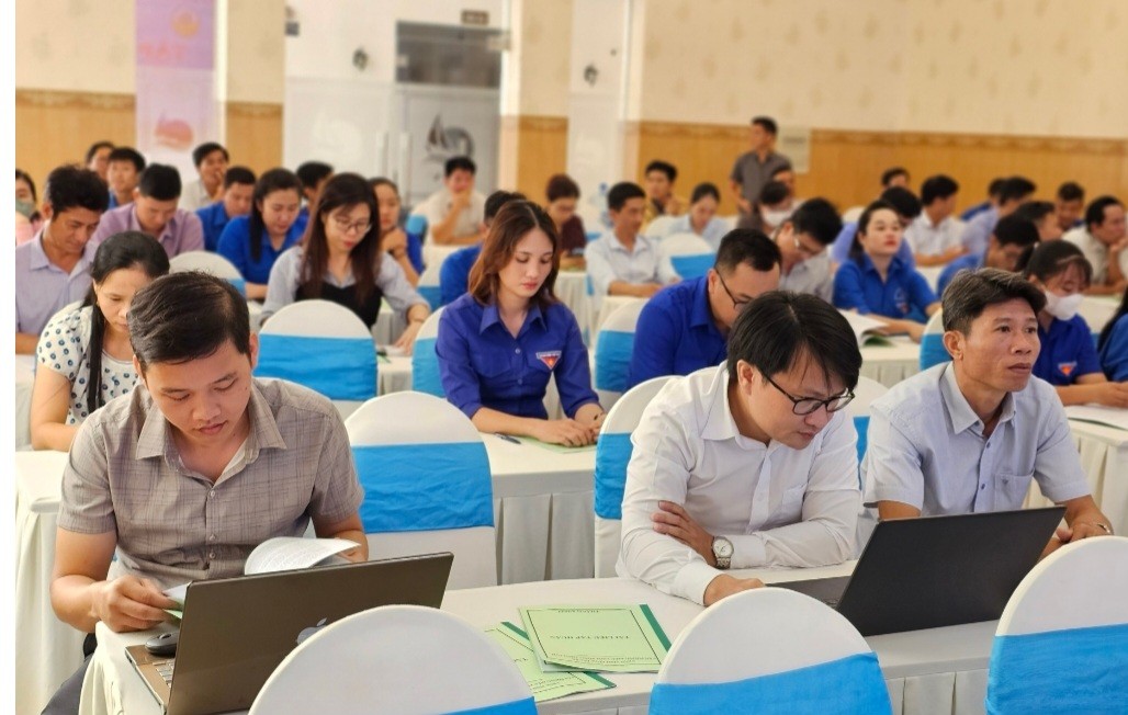 Tỉnh Bình Thuận phấn đấu 100% cán bộ quản lý các cấp tham gia thực hiện Chương trình MTQG xây dựng NTM được tập huấn, nâng cao năng lực về chuyển đổi số