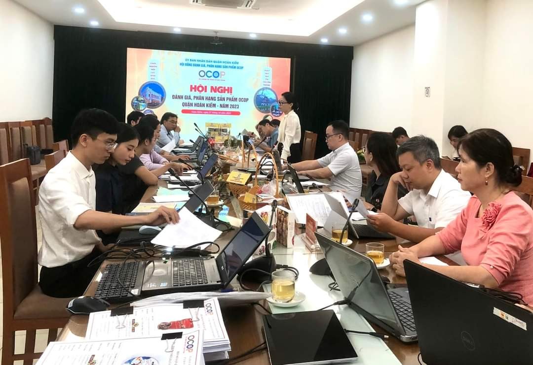 Toàn cảnh hội nghị đánh giá, phân hạng sản phẩm OCOP quận Hoàn Kiếm  năm 2023