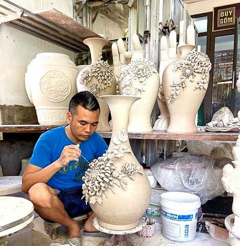 Nghệ nhân "bàn tay vàng" Đồng Văn Duy đột phá trong công nghệ sản xuất đồ Gốm