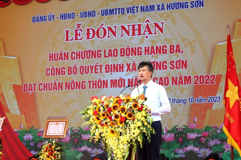 Bí thư Huyện ủy Mỹ Đức Nguyễn Anh Dũng ghi nhận và đánh giá cao những thành tích mà Đảng bộ, chính quyền và Nhân dân xã Hương Sơn đã đạt được. Bí thư Huyện ủy Mỹ Đức Nguyễn Anh Dũng ghi nhận và đánh giá cao những thành tích mà Đảng bộ, chính quyền và Nhân dân xã Hương Sơn đã đạt được.