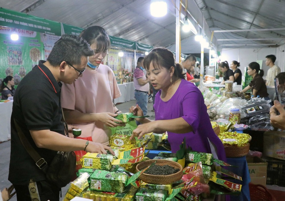 Gần 230 gian hàng Hội chợ Công Thương vùng Đồng bằng Sông Hồng - Hải Phòng năm 2023 Gần 230 gian hàng Hội chợ Công Thương vùng Đồng bằng Sông Hồng - Hải Phòng năm 2023
