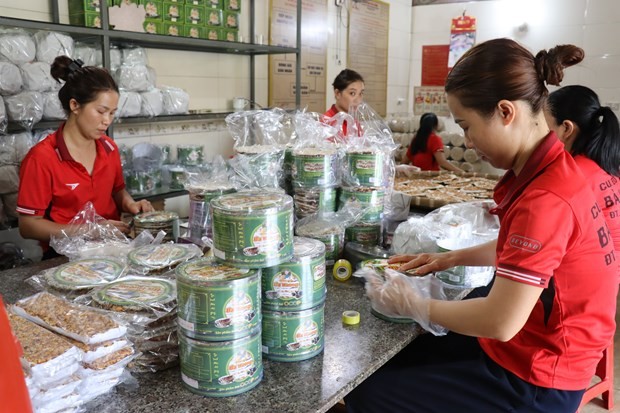 Đóng gói sản phẩm OCOP tỉnh Hà Tĩnh. Ảnh: Hoàng Ngà - TTXVN Đóng gói sản phẩm OCOP tỉnh Hà Tĩnh. Ảnh: Hoàng Ngà - TTXVN