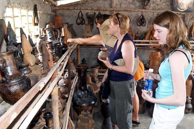 Vĩnh Phúc: Thúc đẩy thương mại - dịch vụ gắn với bảo tồn, phát triển làng nghề