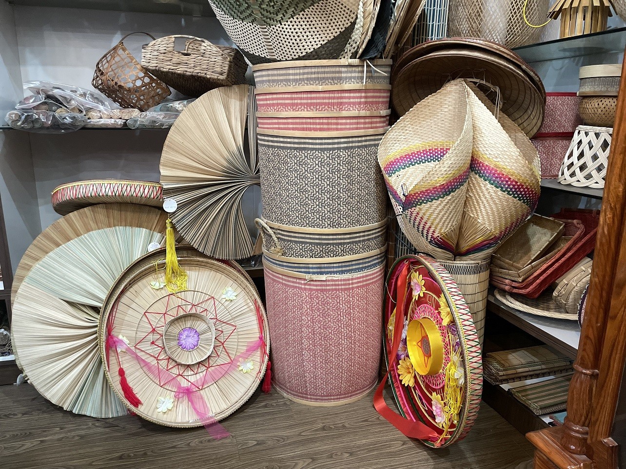 Mây tre giang đan Bình Phú: Sản phẩm làng nghề đạt OCOP 4 sao Mây tre giang đan Bình Phú: Sản phẩm làng nghề đạt OCOP 4 sao