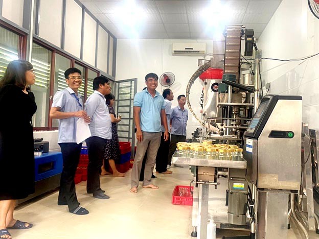 Công ty TNHH một thành viên yến sào Nam Phú - Phường Hưng Long, thị xã Chơn Thành, tỉnh Bình Phước, ứng dụng 01 Máy đóng nắp tự động, sản xuất tại Việt Nam, mới 100% Công ty TNHH một thành viên yến sào Nam Phú - Phường Hưng Long, thị xã Chơn Thành, tỉnh Bình Phước, ứng dụng 01 Máy đóng nắp tự động, sản xuất tại Việt Nam, mới 100%