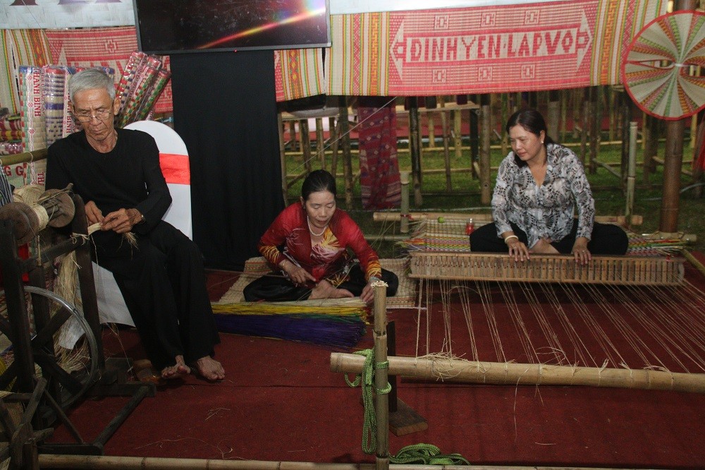 Festival Bảo tồn và phát triển Làng nghề Việt Nam 2023 chính thức khai mạc Festival Bảo tồn và phát triển Làng nghề Việt Nam 2023 chính thức khai mạc