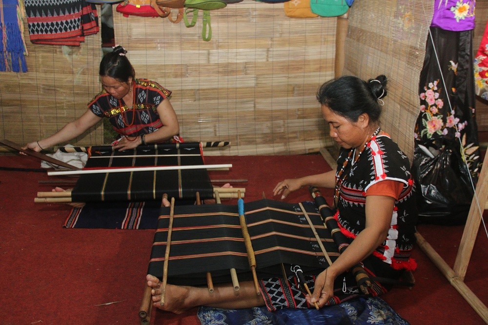 Festival Bảo tồn và phát triển Làng nghề Việt Nam 2023 chính thức khai mạc Festival Bảo tồn và phát triển Làng nghề Việt Nam 2023 chính thức khai mạc