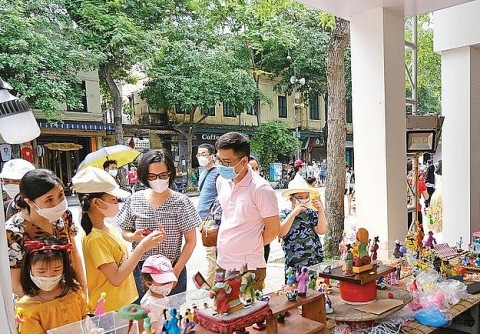 le hoi qua tang du lich ha noi nam 2023 dua san pham lang nghe thanh qua tang