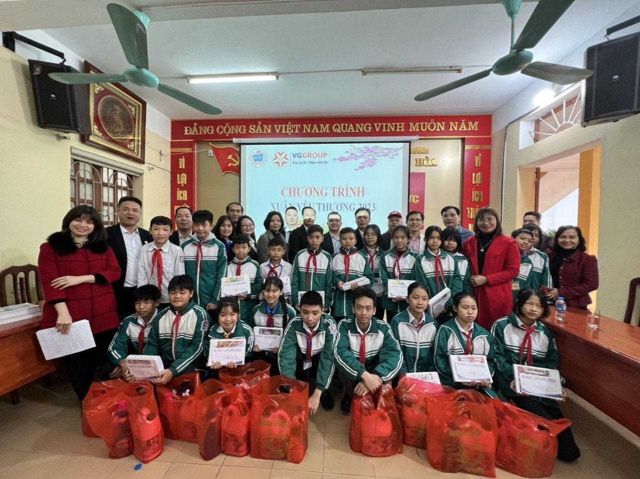 Phát huy tiềm năng, thế mạnh của các doanh nghiệp trong phát triển kinh tế - xã hội Phát huy tiềm năng, thế mạnh của các doanh nghiệp trong phát triển kinh tế xã hội