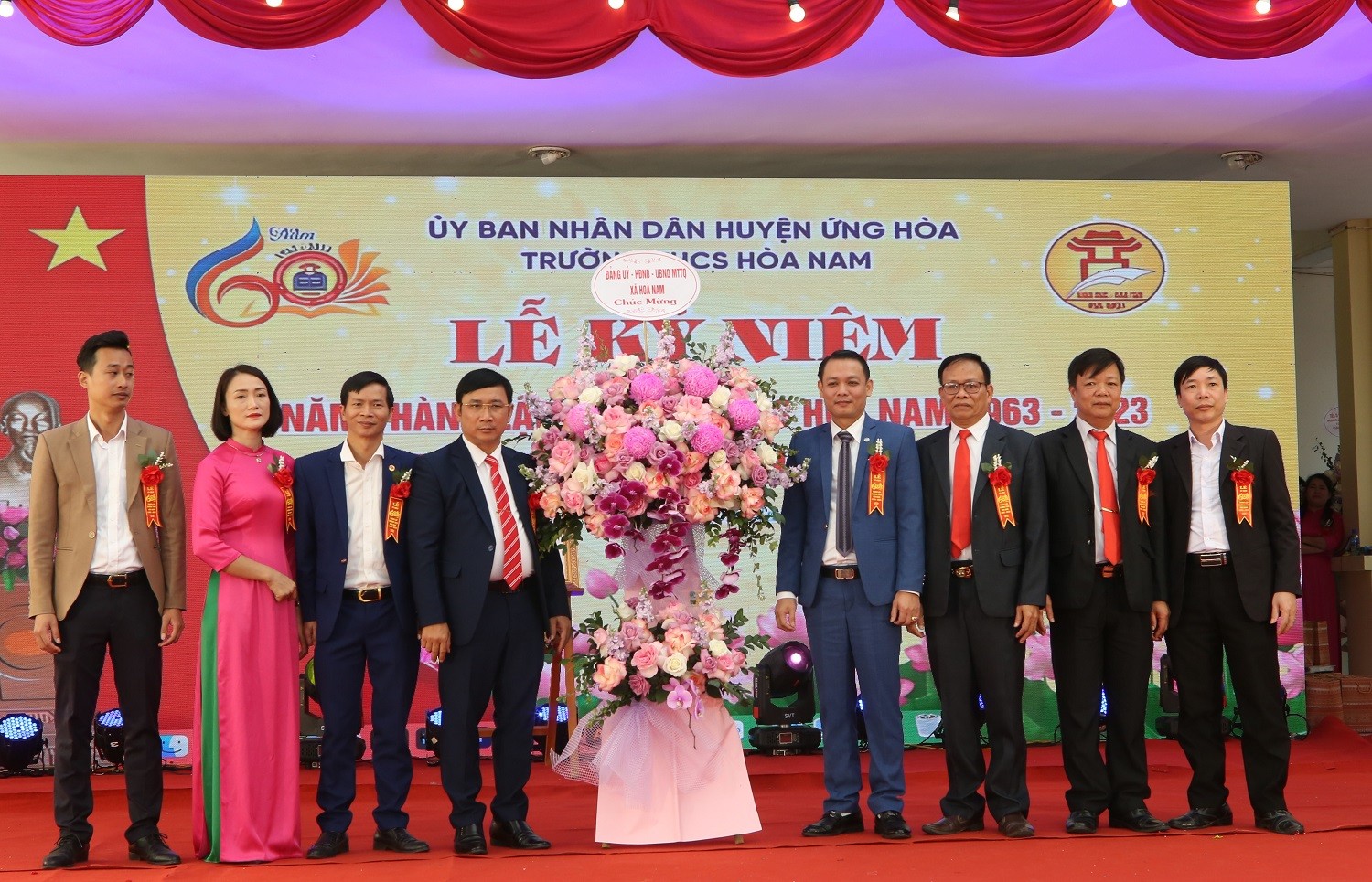 Trường THCS Hoà Nam kỷ niệm 60 năm thành lập và đón nhận Bằng khen của Bộ Giáo dục và Đào tạo Trường THCS Hoà Nam kỷ niệm 60 năm thành lập và đón nhận Bằng khen của Bộ Giáo dục và Đào tạo