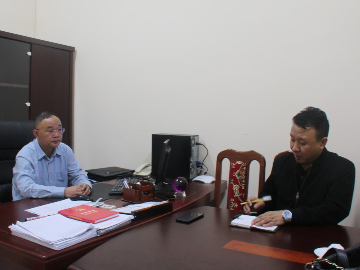 Ông Dương Văn Hoàn, Phó Chánh Văn phòng Điều phối xây dựng NTM tỉnh  Bắc Kạn trao đổi với PV tạp chí Làng nghề Việt Nam về quá trình thực hiện chương trình xây dựng NTM của tỉnh.