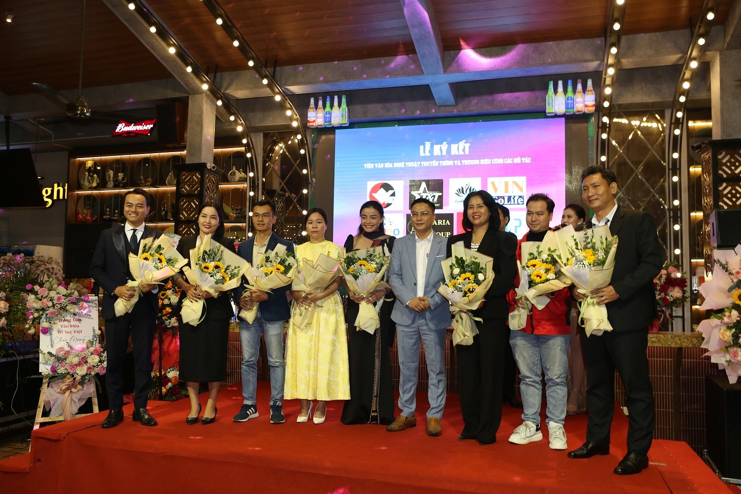 Viện Văn hóa nghệ thuật truyền thông và thương hiệu: “Hứa hẹn sẽ mang lại những thành quả tốt đẹp” Viện Văn hóa nghệ thuật truyền thông và thương hiệu: “Hứa hẹn sẽ mang lại những thành quả tốt đẹp”
