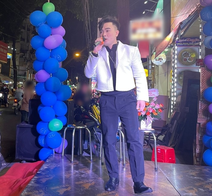 Tiết mục biểu diễn xiếc Tôn Ngộ Không và ca sĩ Thành Đại Siêu nhận được nhiều sự yêu thích của khán giả Tiết mục biểu diễn xiếc Tôn Ngộ Không và ca sĩ Thành Đại Siêu nhận được nhiều sự yêu thích của khán giả