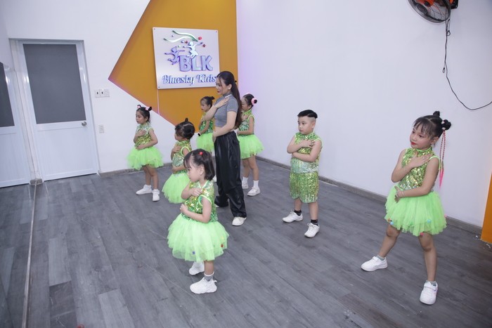 Trung tâm dạy nhảy Bluesky Kids mở rộng quy mô đào tạo Trung tâm dạy nhảy Bluesky Kids mở rộng quy mô đào tạo