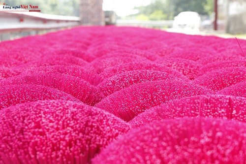 Rực rỡ tăm hương Quảng Phú Cầu Rực rỡ tăm hương Quảng Phú Cầu