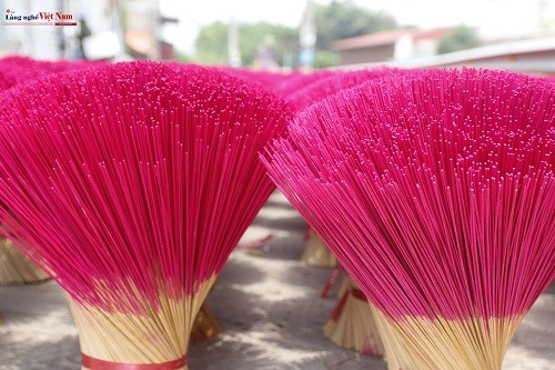 Rực rỡ tăm hương Quảng Phú Cầu Rực rỡ tăm hương Quảng Phú Cầu