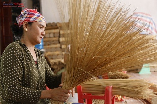 Rực rỡ tăm hương Quảng Phú Cầu Rực rỡ tăm hương Quảng Phú Cầu