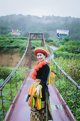 Cầu treo Phiêng An- điểm “check-in”đầu tiên của nhiều du khách khi đến tham quan. Cầu treo Phiêng An- điểm “check-in”đầu tiên của nhiều du khách khi đến tham quan.