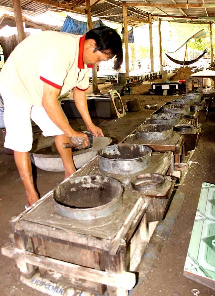 Làng nghề lò trấu xã Long Điền B 