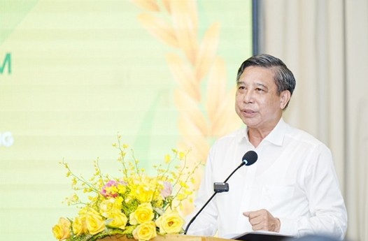 Ông Đồng Văn Thanh – Phó Bí thư Tỉnh ủy, Chủ tịch UBND tỉnh Hậu Giang phát biểu tại buổi họp báo Ông Đồng Văn Thanh – Phó Bí thư Tỉnh ủy, Chủ tịch UBND tỉnh Hậu Giang phát biểu tại buổi họp báo