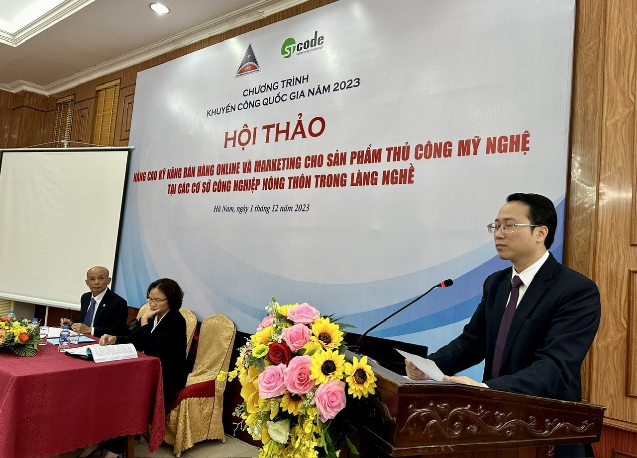 Ông Hoàng Chí Dũng, Phó Giám đốc Sở Công thương tỉnh Hà Nam phát biểu tại Hội thảo