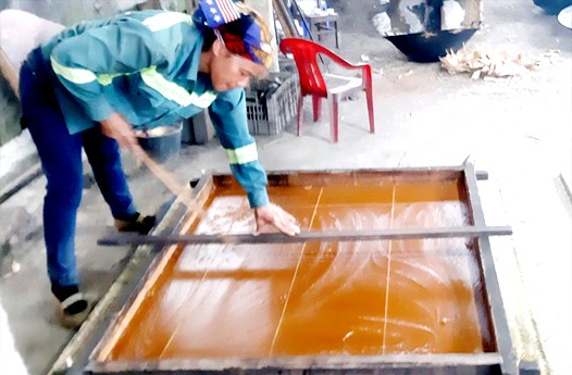 Ngày mới trên làng nghề đường phên Bó Tờ Ngày mới trên làng nghề đường phên Bó Tờ