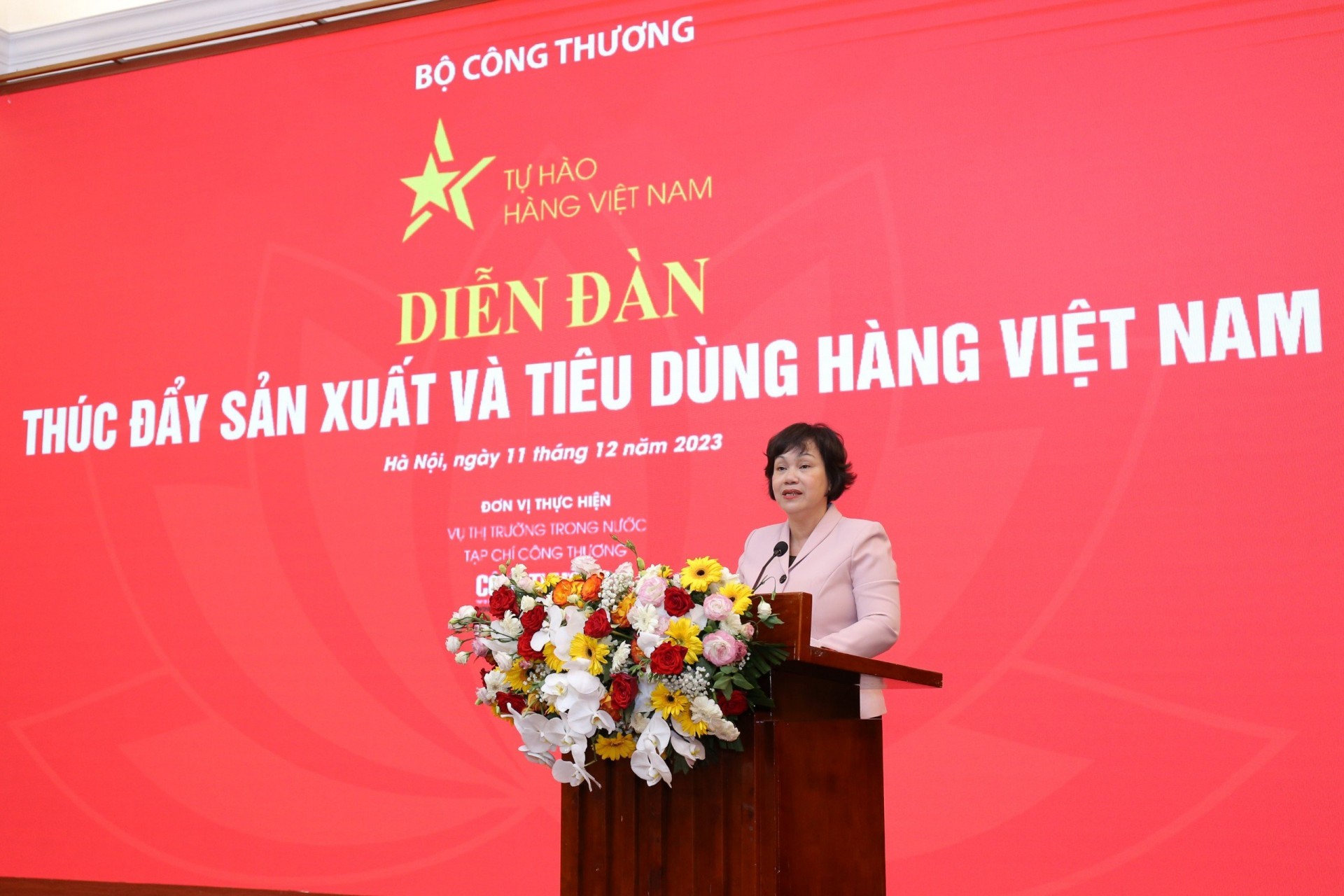 Diễn đàn Thúc đẩy sản xuất và tiêu dùng hàng Việt Nam Diễn đàn Thúc đẩy sản xuất và tiêu dùng hàng Việt Nam