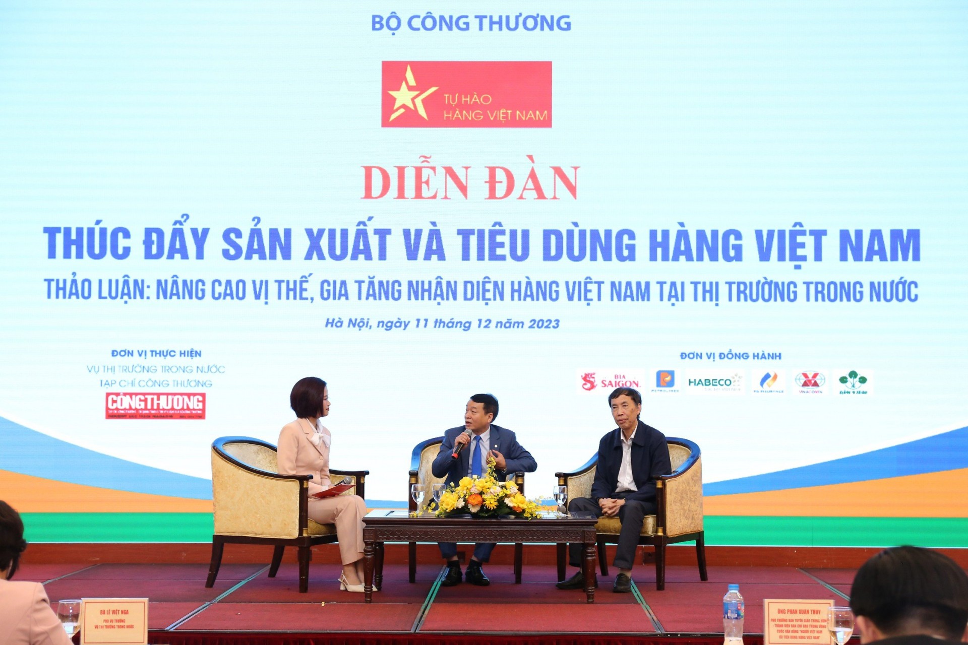 Diễn đàn Thúc đẩy sản xuất và tiêu dùng hàng Việt Nam Diễn đàn Thúc đẩy sản xuất và tiêu dùng hàng Việt Nam
