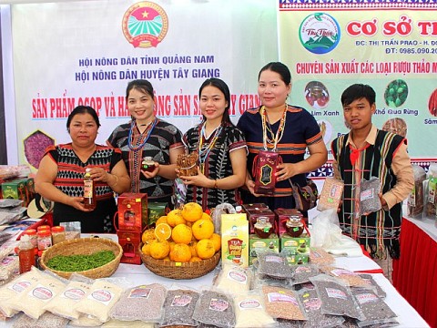 Đà Nẵng: Rộn ràng phiên chợ nông sản và sản phẩm OCOP