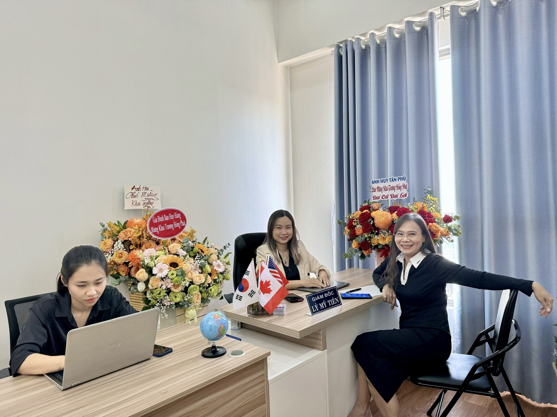 Nhiều đối tác, đồng nghiệp, quý khách hàng đến tham dự khai trương Công ty Luật TNHH Việt Soul Law