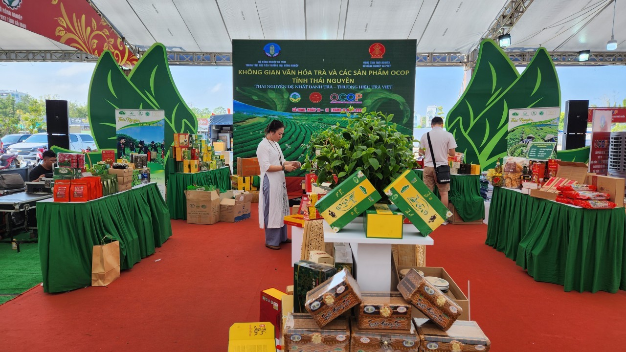 Không gian văn hoá trà và các sản phẩm OCOP tỉnh Thái Nguyên tại diễn đàn kết nối sản phẩm OCOP vùng Đồng bằng sông Cửu Long năm 2023. Ảnh: VPĐPNTM tỉnh Thái Nguyên Không gian văn hoá trà và các sản phẩm OCOP tỉnh Thái Nguyên tại diễn đàn kết nối sản phẩm OCOP vùng Đồng bằng sông Cửu Long năm 2023. Ảnh: VPĐPNTM tỉnh Thái Nguyên