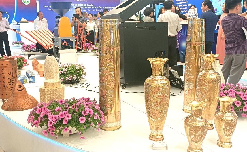 Hội nghị tổng kết 10 năm thực hiện Nghị định 45 về khuyến công Hội nghị tổng kết 10 năm thực hiện Nghị định 45 về khuyến công